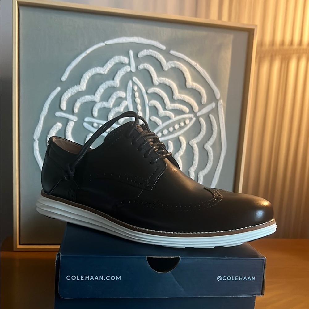 BRAND NEW!  Cole Haan Men's Original Grand Shwng Shoes - Black/White
